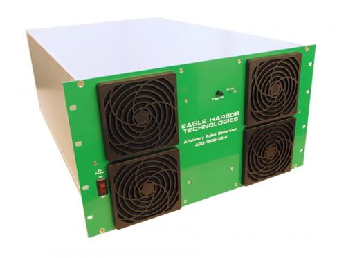 Arbitrary Pulse Generator APG-1500-30-P: Arbeitszyklus, Impulsfolgefrequenz und Ausgangsspannung können vom Nutzer angepasst werden − Eagle Harbor Technologies. 