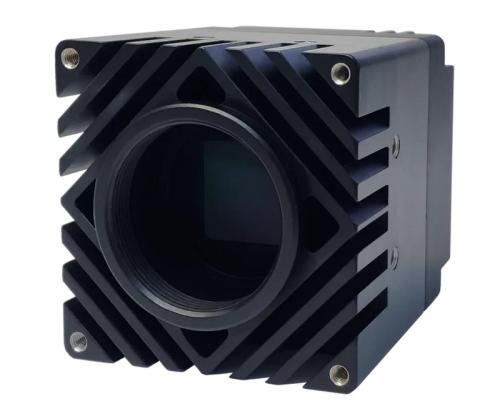 Die ereignisbasierte Kamera Mercury SWIFT CoaXPress 2.0 von Kaya Instruments mit Kurzwellen-Infrarot-SWIR-SCD-Sensor und Micro-BNC-Schnittstelle unterstützt eine Auflösung von 640 x 512 und 1600 fps.