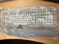 New SUN Type 6 Keyboard and Mouse Kit PN X3508A in original packaging, showing QWERTY-QWERTZ layout and connectivity options. 
