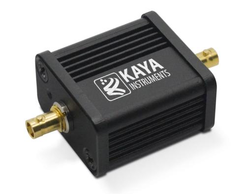 Kaya Instruments CoaXPress über Coax v2.1-kompatibler Range Extender II KY-EXT-II mit 1x Micro-BNC CoaXPress v2.1-Anschluss, PoCXP-Übertragung und Downlink von bis zu 12,5 Gbps und Uplink bei 40,8 Mbps.