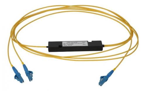 Kaya Single-Mode Triplex Window Couplers Cable Assembly splits optical signal for routing to multiple devices or inputs.